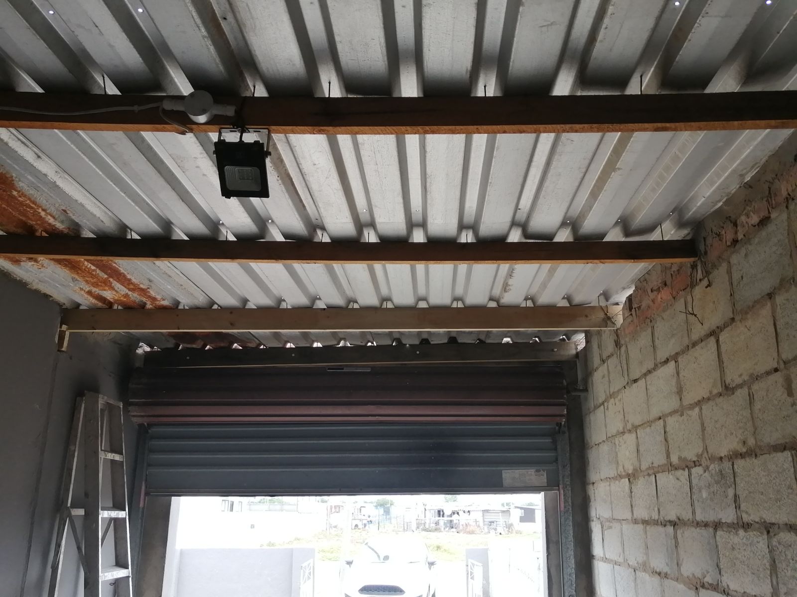 Garage roof truss repair